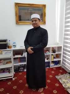 Tempahan Jubah Imam dari Masjid An-Nur Glenmarie.