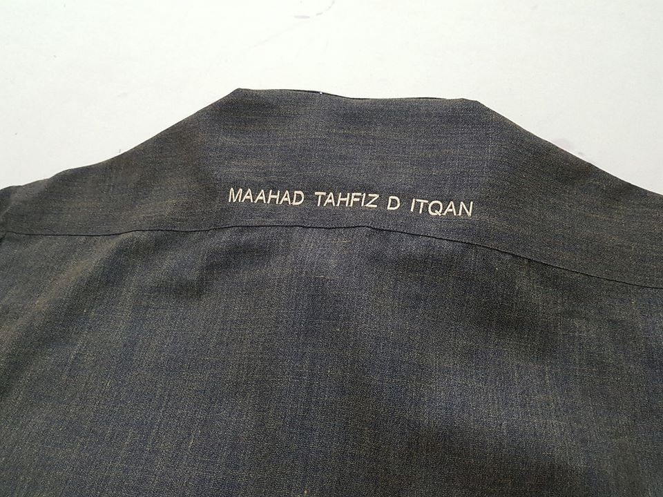 Baju Korporat Utk Maahad Tahfiz D Itqan. . Kain Cotton Linen Hand Stitch . #jubahlelakijohanrosli #johanrosli #bajukorporat #bajuraihan #bajukorporat #bajukorporattempah #bajukorporatraihan