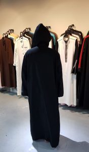 jubah pelawat masjid untuk non-muslim